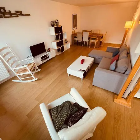 Un Moment Familial - 279 Appartement